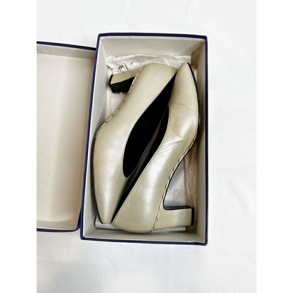 Stuart Weitzman vintage pearl quasar patent pumps size 8.5 - Picture 4 of 16
